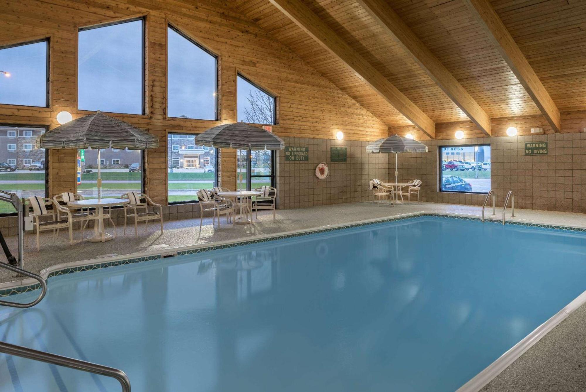 Americinn By Wyndham Valley City Conference Center Екстериор снимка
